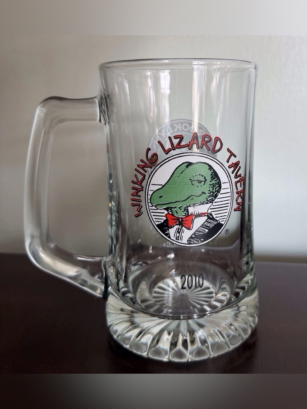 2010 Winking Lizard Tavern Brooklyn Brewery 16-ounce tulip pint glass been stein
